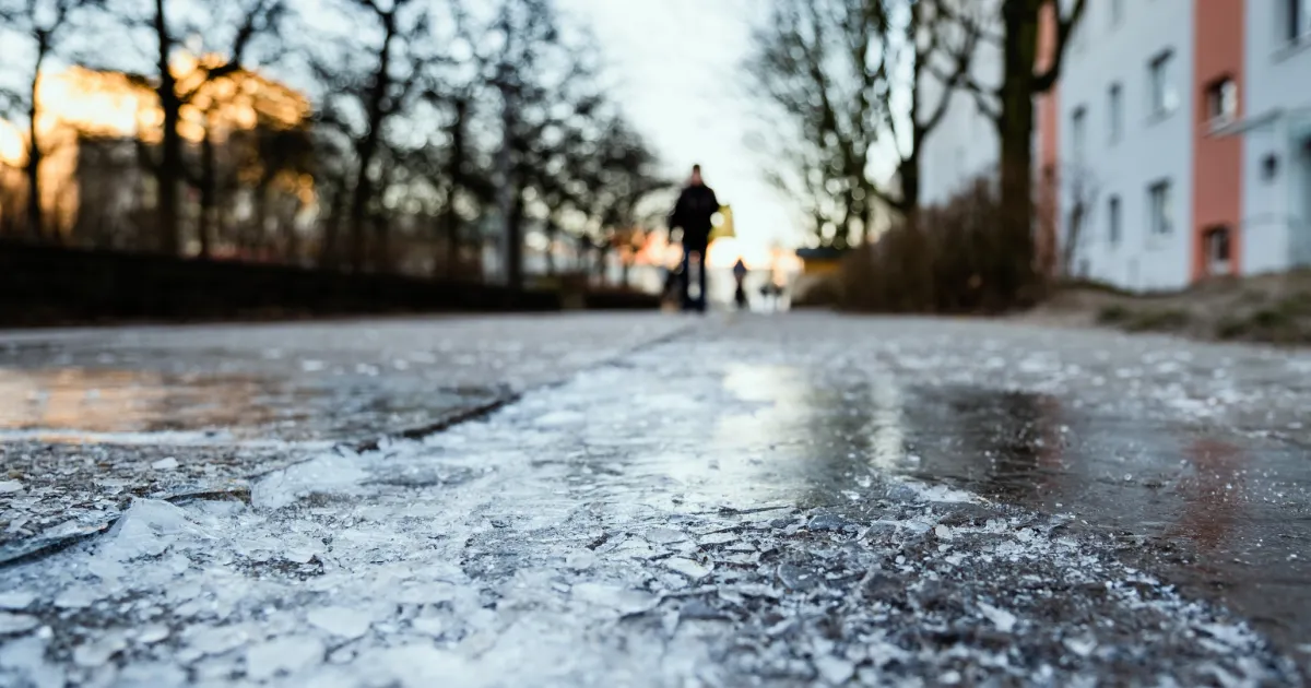 Black Ice: How to Spot and Avoid It on Winter Roads